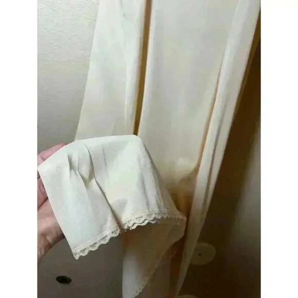 Vanity Fair Vintage full slip size 34L nylon with lace trim - Picture 10 of 12